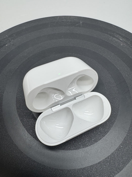 Apple AirPods 4th Gen 2025 Earbuds A3053 USB-C MXP63ZM/A