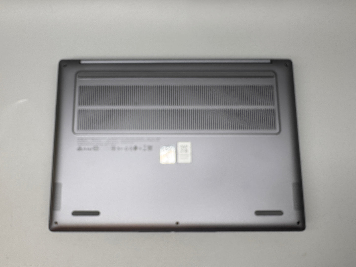 Lenovo IdeaPad Pro 5 14AKP10 Copilot+ PC 14in OLED Laptop Ryzen AI 7 24 GB RAM 1TB SSD 83JL0012UK