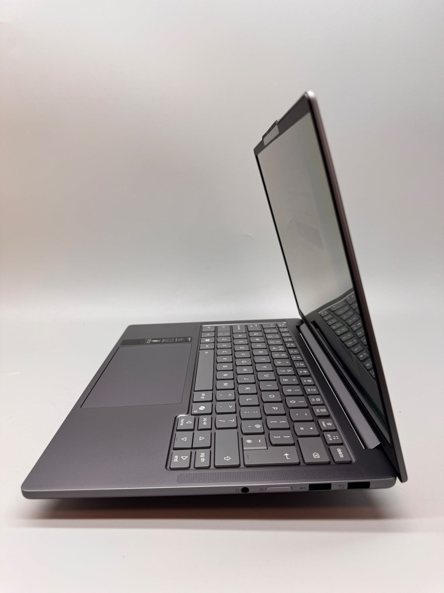 Lenovo IdeaPad Pro 5 14AKP10 Copilot+ PC 14in OLED Laptop Ryzen AI 7 24 GB RAM 1TB SSD 83JL0012UK
