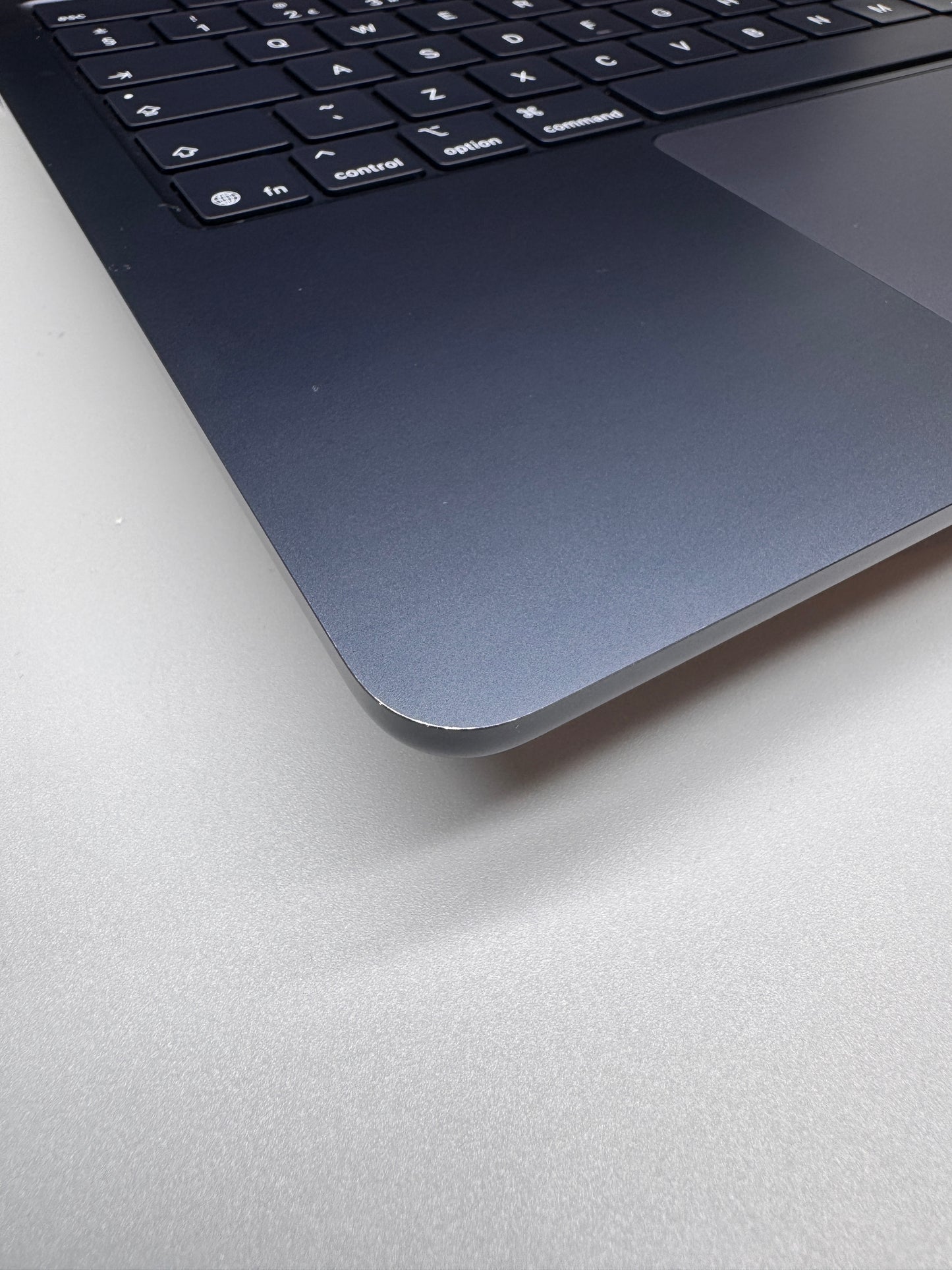 Apple MacBook Air 13 2025 M4 10-Coe CPU 8-Core GPU 16GB RAM 256 GB SSD MW123B/A