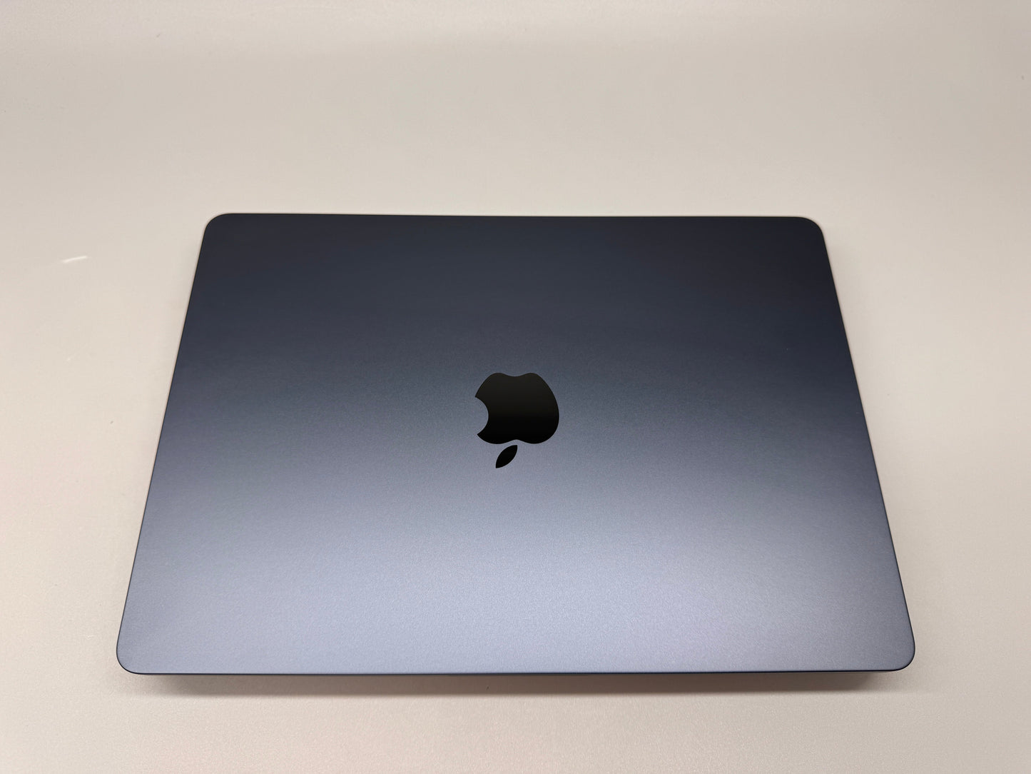 Apple MacBook Air 13 2025 M4 10-Coe CPU 8-Core GPU 16GB RAM 256 GB SSD MW123B/A