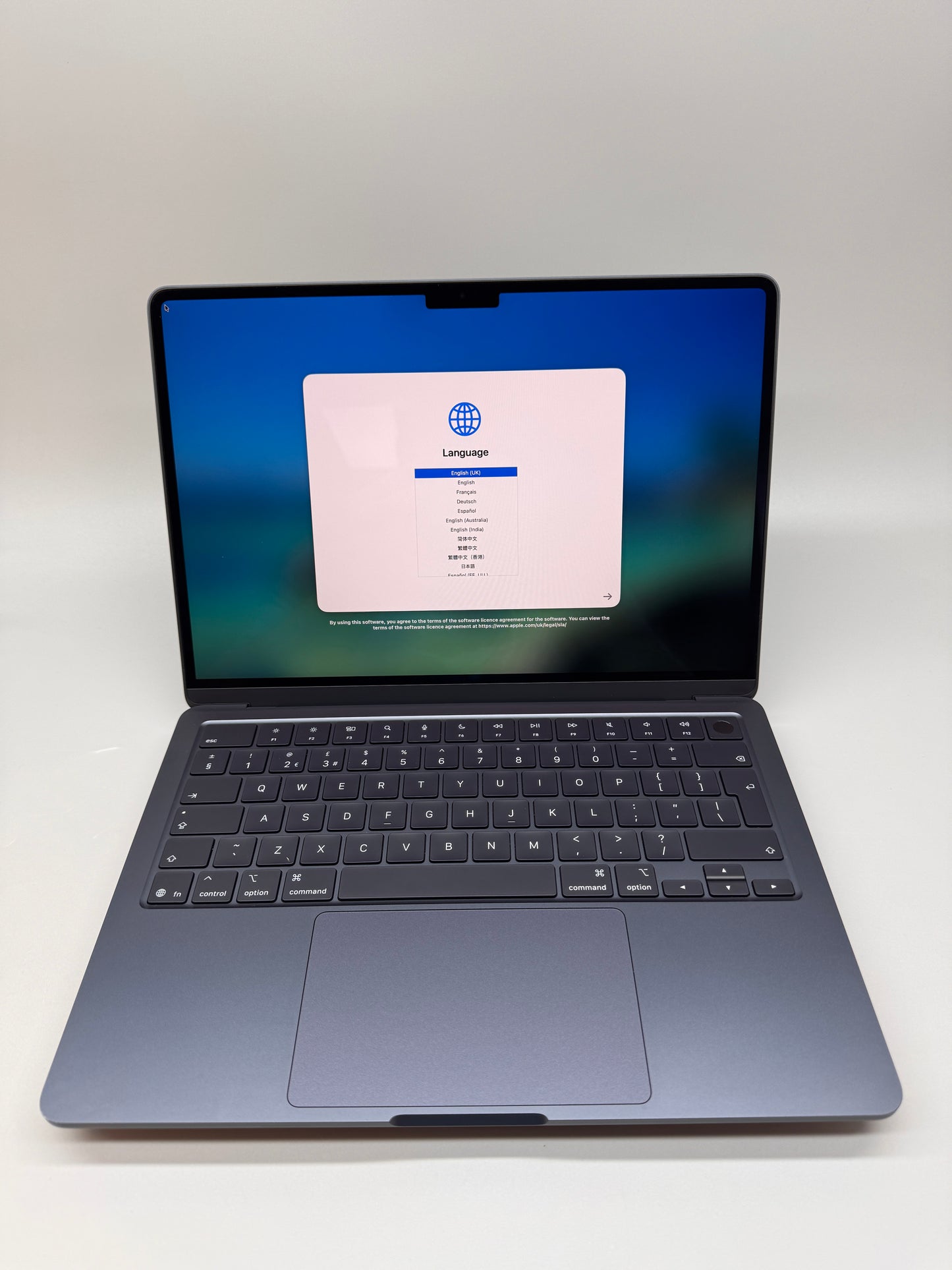 Apple MacBook Air 13 2025 M4 10-Coe CPU 8-Core GPU 16GB RAM 256 GB SSD MW123B/A