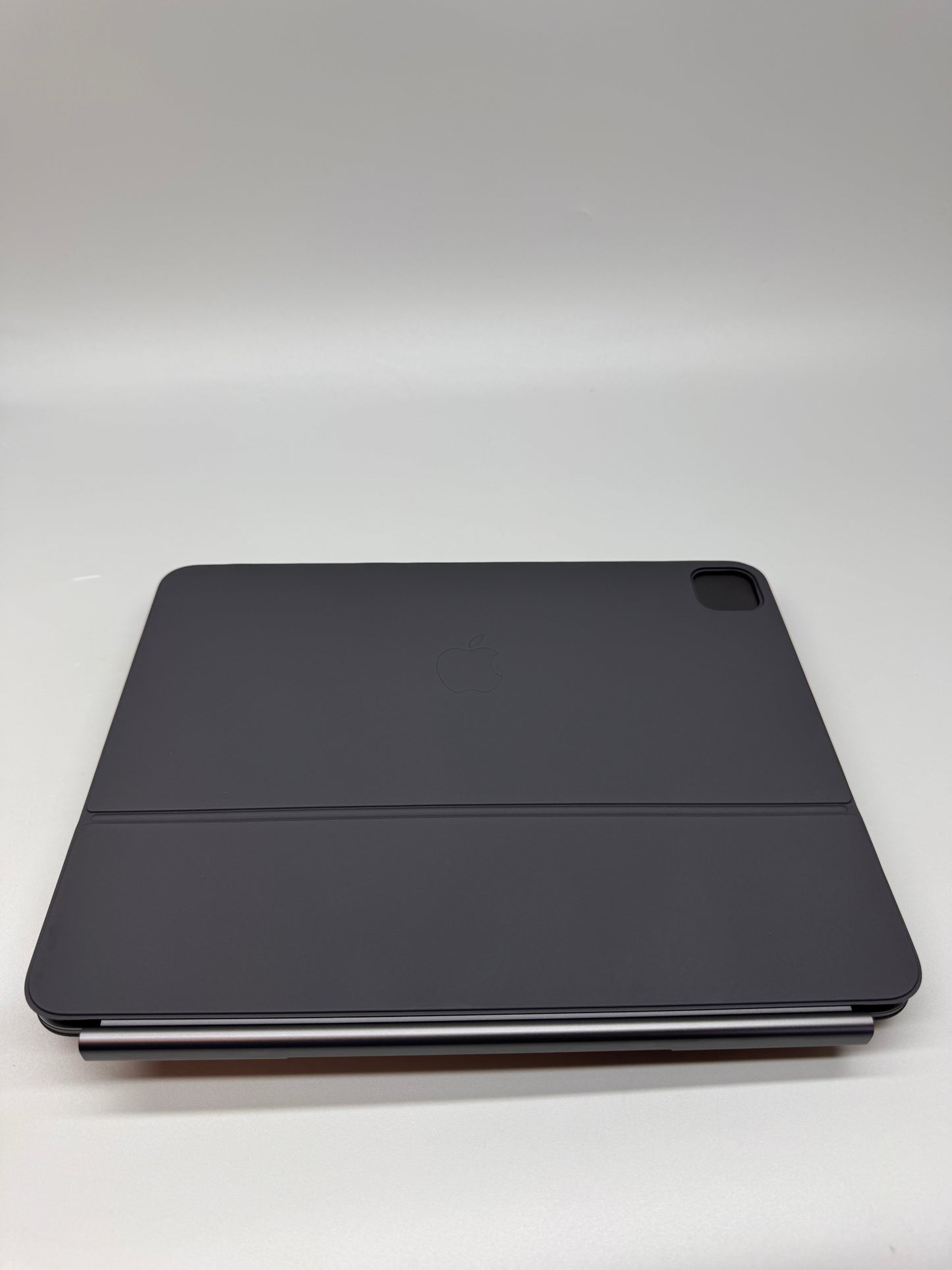 Apple Magic Keyboard Case 2024 for iPad Pro 13” M4 M5 Black MWR53B/A A2974