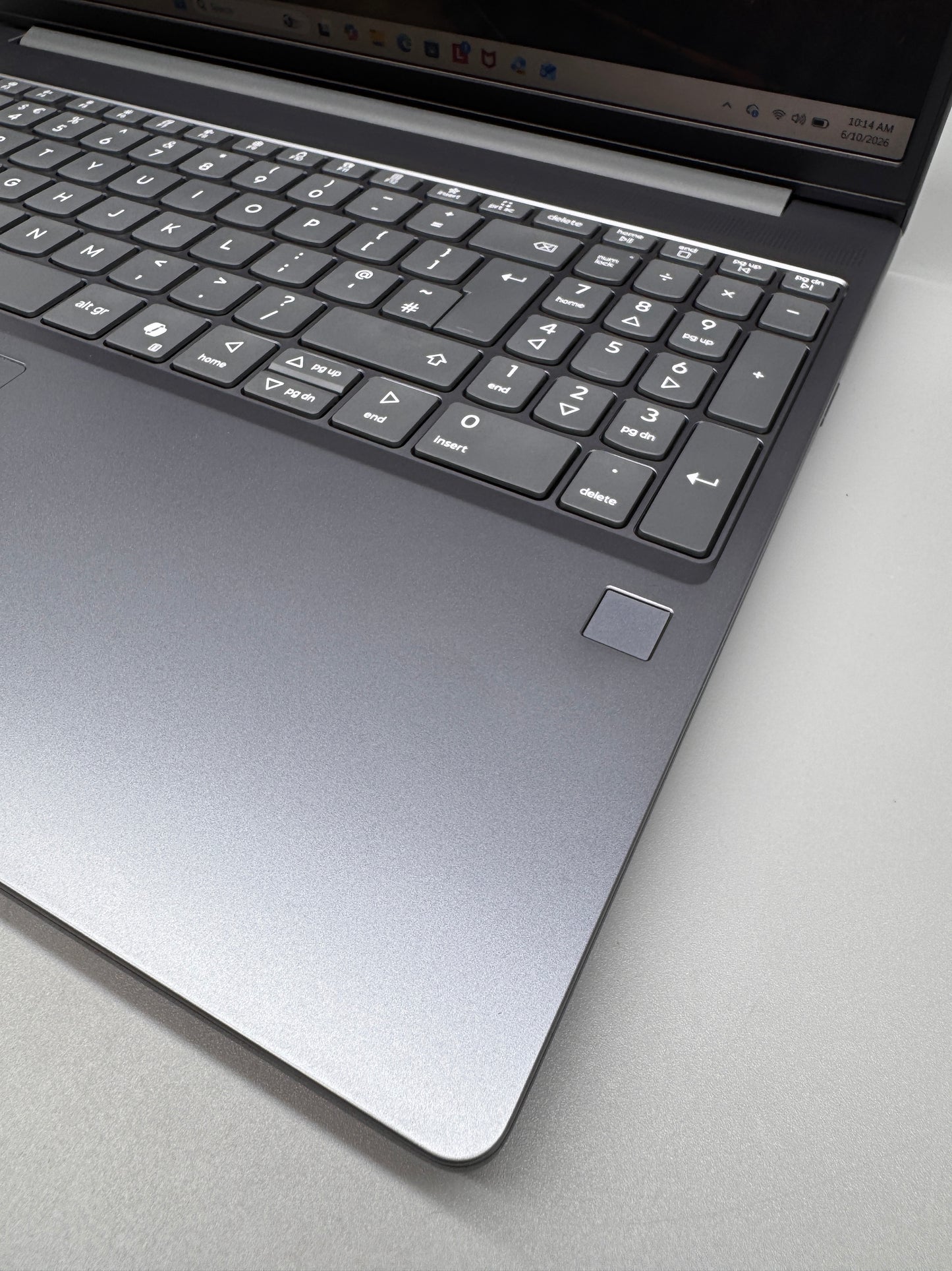 Lenovo IdeaPad Slim 3 15Q8X10 Copilot+PC Laptop 15" Snapdragon 16GB RAM 1TB SSD 83N3002CUK