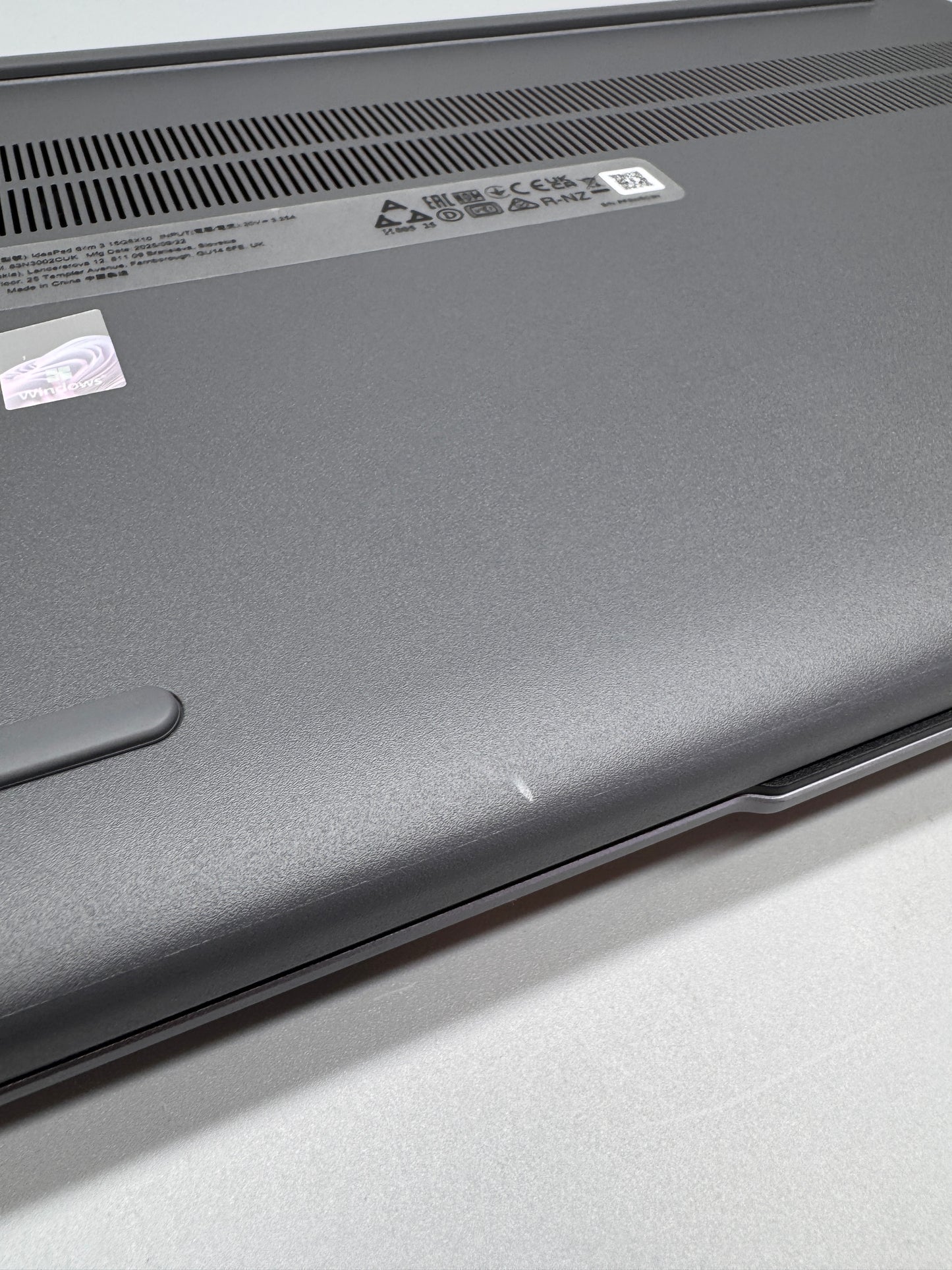 Lenovo IdeaPad Slim 3 15Q8X10 Copilot+PC Laptop 15" Snapdragon 16GB RAM 1TB SSD 83N3002CUK