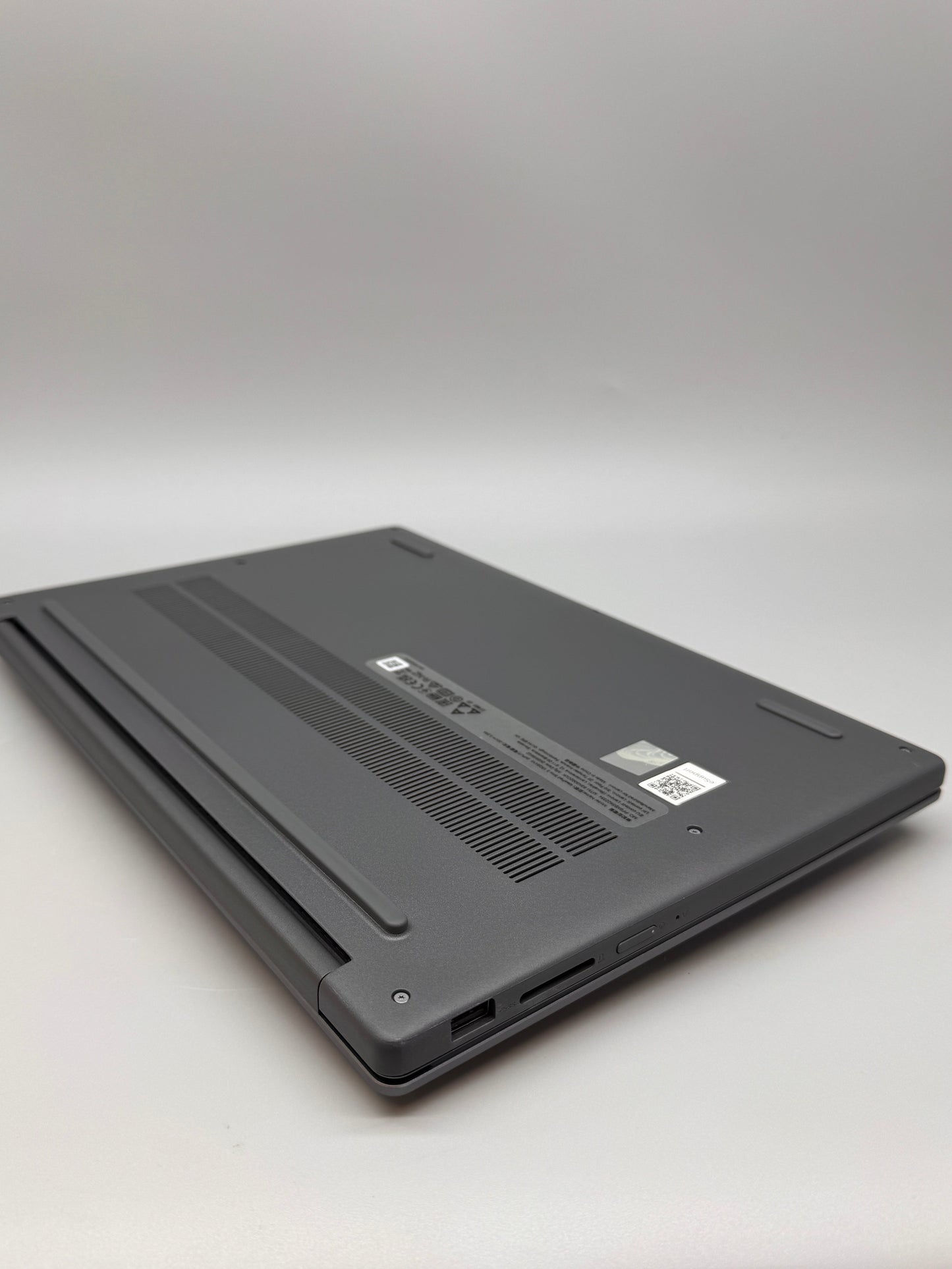 Lenovo IdeaPad Slim 3 15Q8X10 Copilot+PC Laptop 15" Snapdragon 16GB RAM 1TB SSD 83N3002CUK