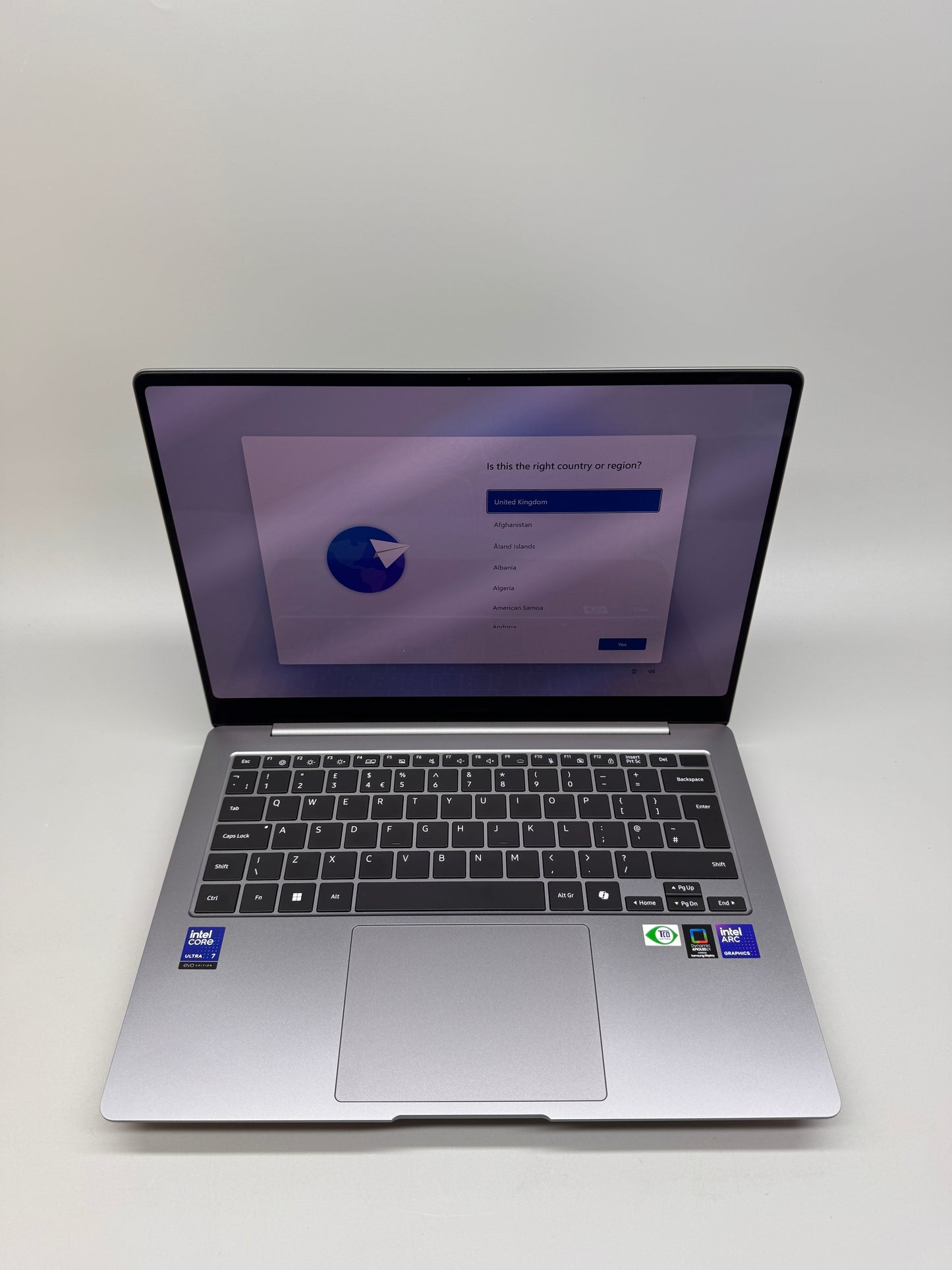 Samsung Galaxy Book5 Pro 14in Touchscreen Laptop Ultra 7 256V 16GB RAM 512GB SSD AMOLED Windows 11 Home Grey NP944XHA-KG2UK