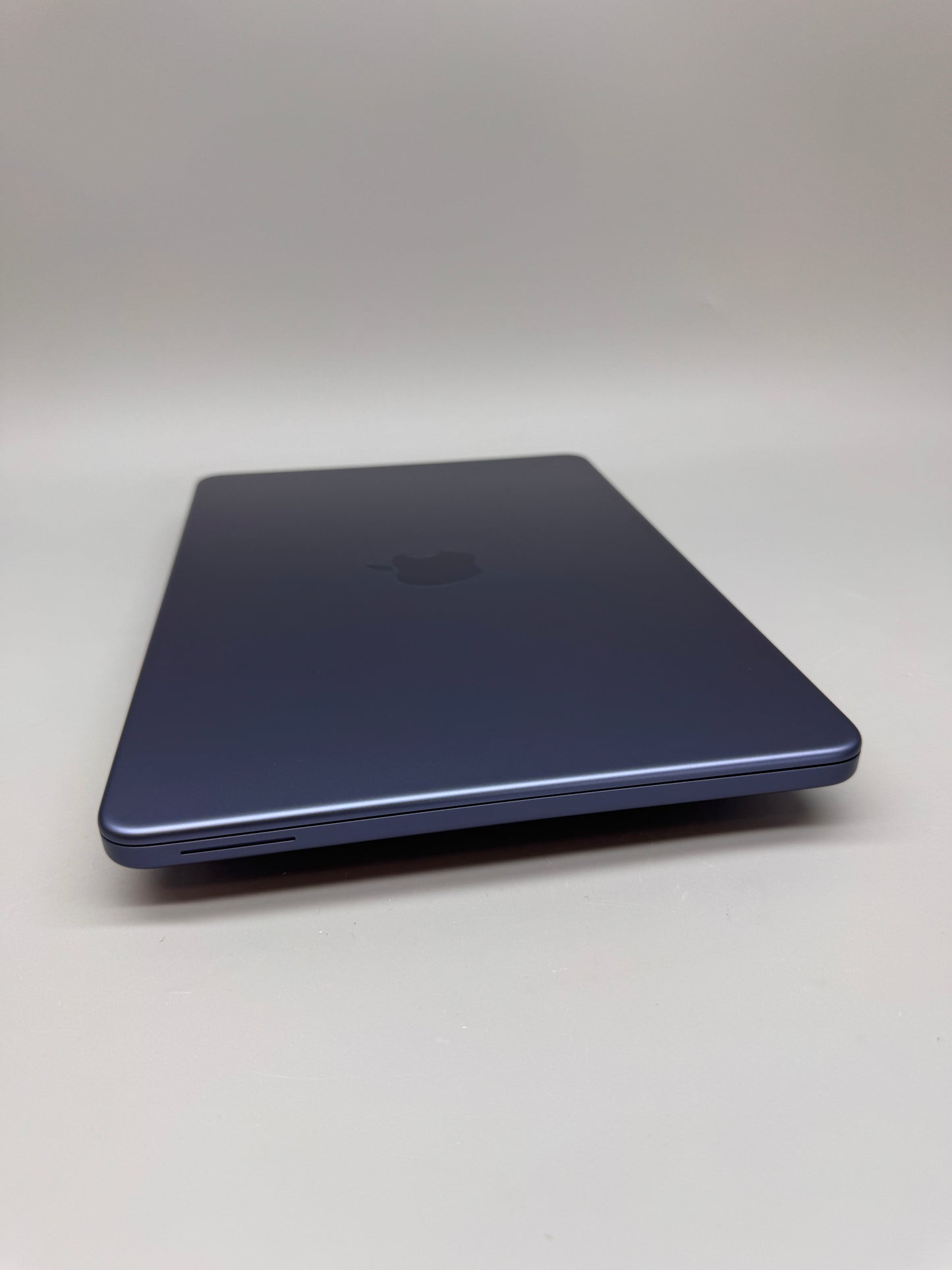 Apple Macbook Neo 13 inch 2026 Indigo A18 Pro 6C CPU 5C GPU 8GB RAM 256GB SSD MHFF4B/A A3404