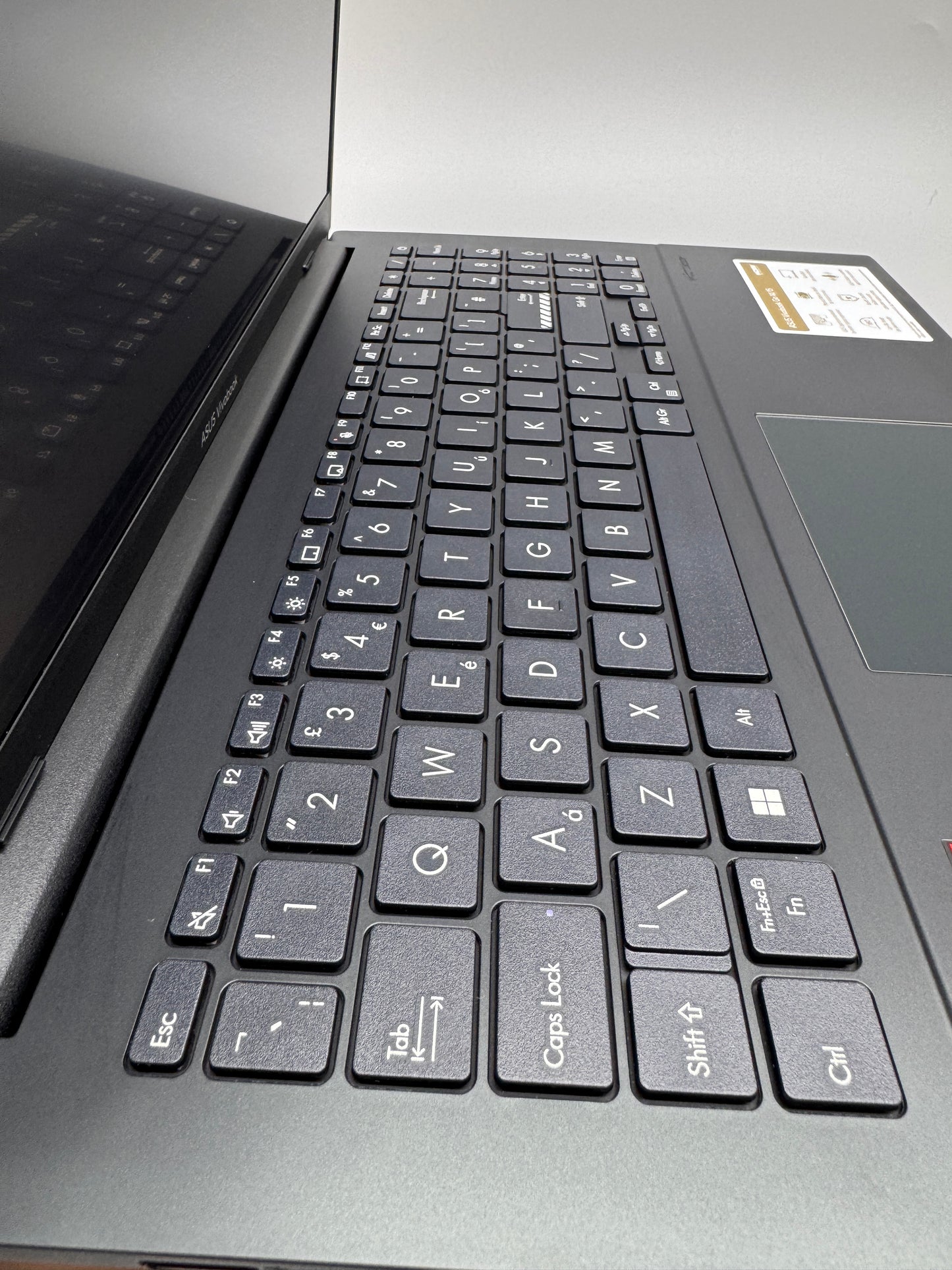 Asus VivoBook Go 15in IPS Laptop AMD Ryzen 5 7520U AMD Radeon 610M 16GB RAM 512GB SSD Windows 11 Home Black E1504FA-BQ2566W
