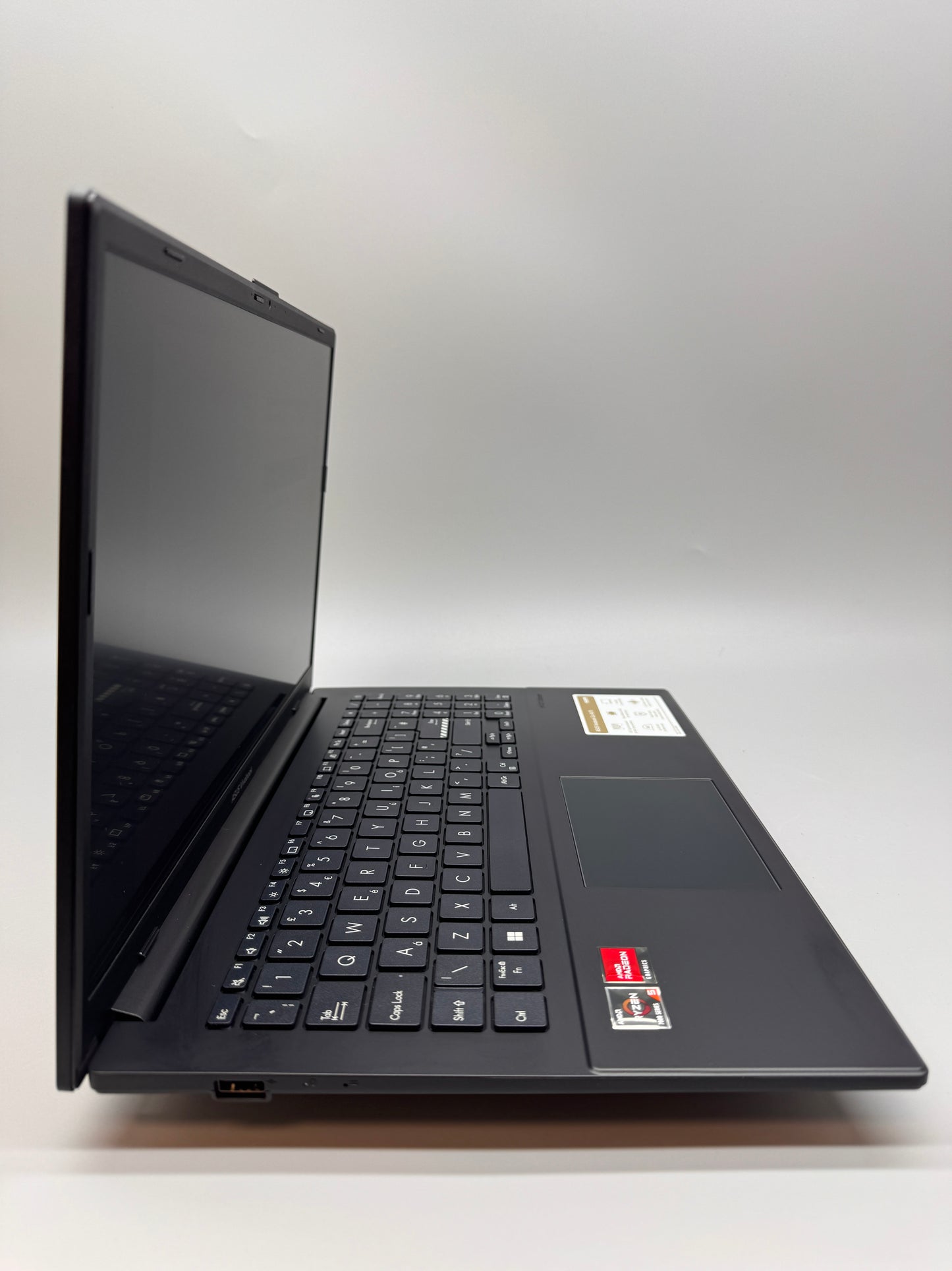 Asus VivoBook Go 15in IPS Laptop AMD Ryzen 5 7520U AMD Radeon 610M 16GB RAM 512GB SSD Windows 11 Home Black E1504FA-BQ2566W