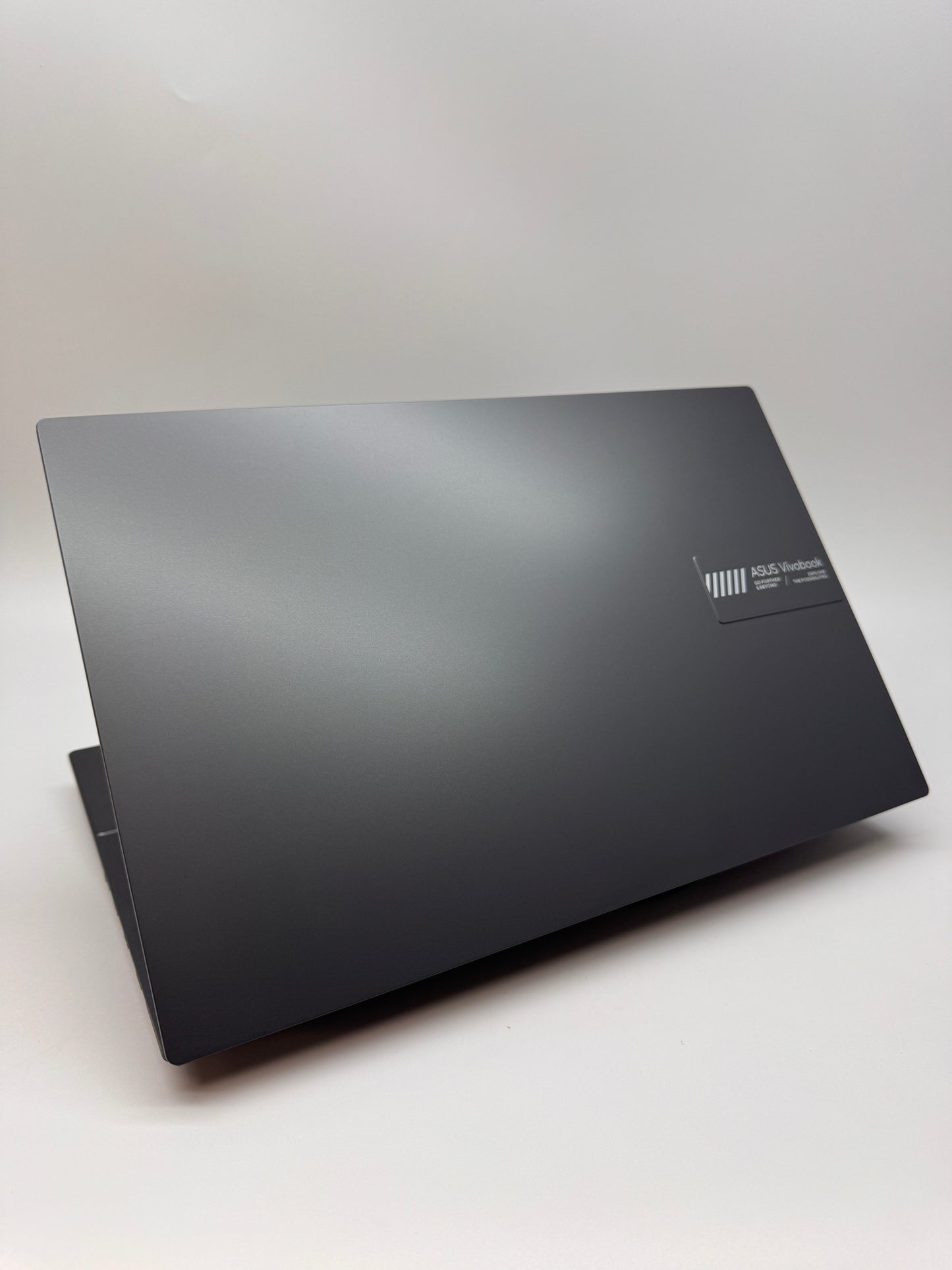 Asus VivoBook Go 15in IPS Laptop AMD Ryzen 5 7520U AMD Radeon 610M 16GB RAM 512GB SSD Windows 11 Home Black E1504FA-BQ2566W