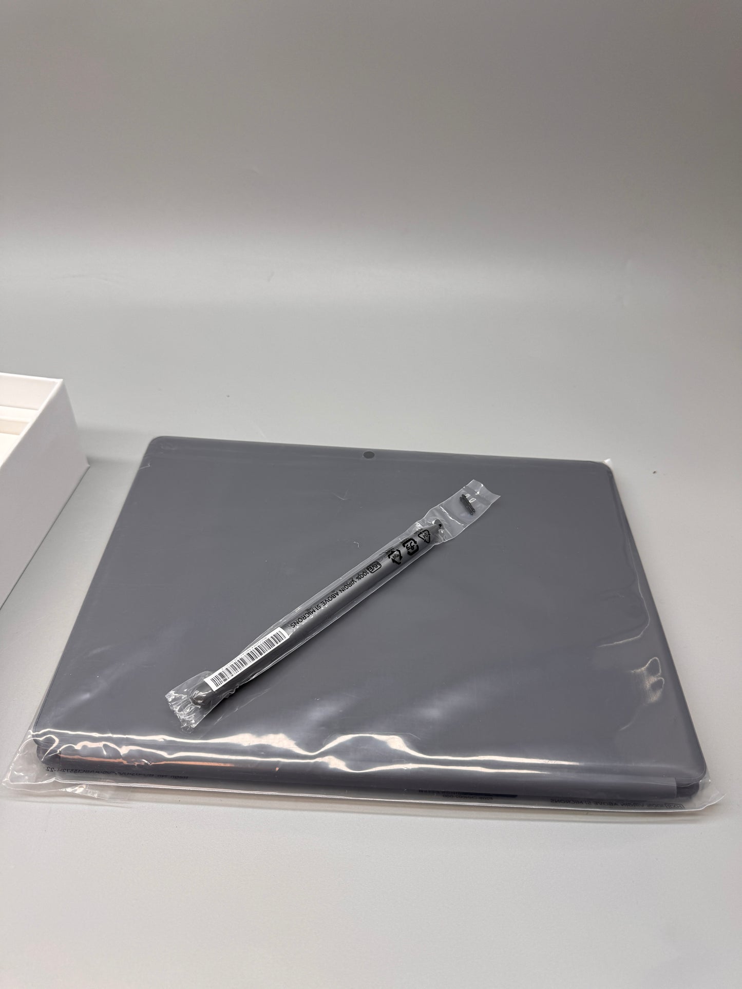 Lenovo Idea Tab Plus 12" Wi-Fi 12GB RAM 256GB SSD Tablet Keyboard Pen ZAG70709GB