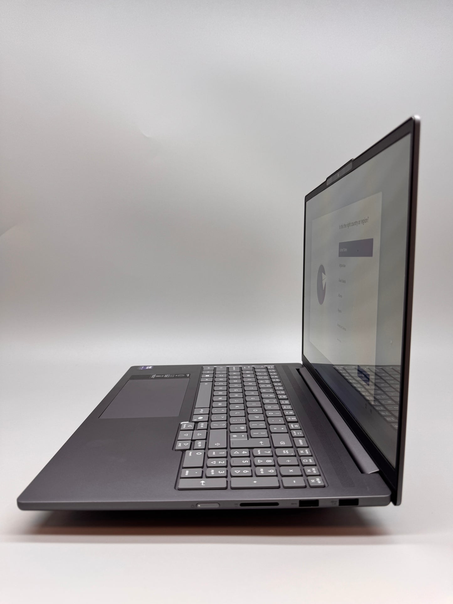 Lenovo IdeaPad Pro 5 16in OLED Laptop Intel Core Ultra 5 225H Intel Arc 130T 24GB RAM 1TB SSD Windows 11 Home Grey 83JM0039UK