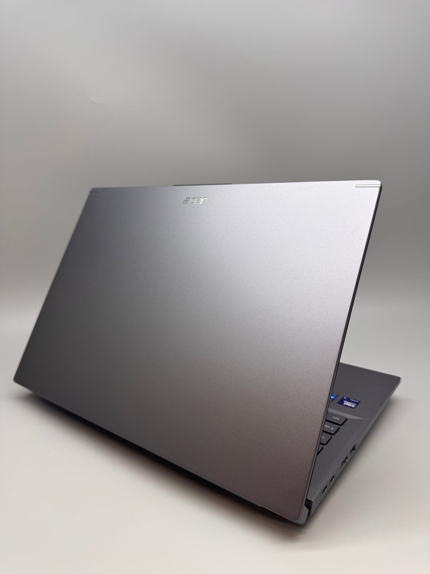 Acer Aspire 16 inch OLED Laptop Intel Core Ultra 5 125H 16GB RAM 512GB SSD A16-71M-56LE Windows 11 Home Iron NX.J5LEK.003