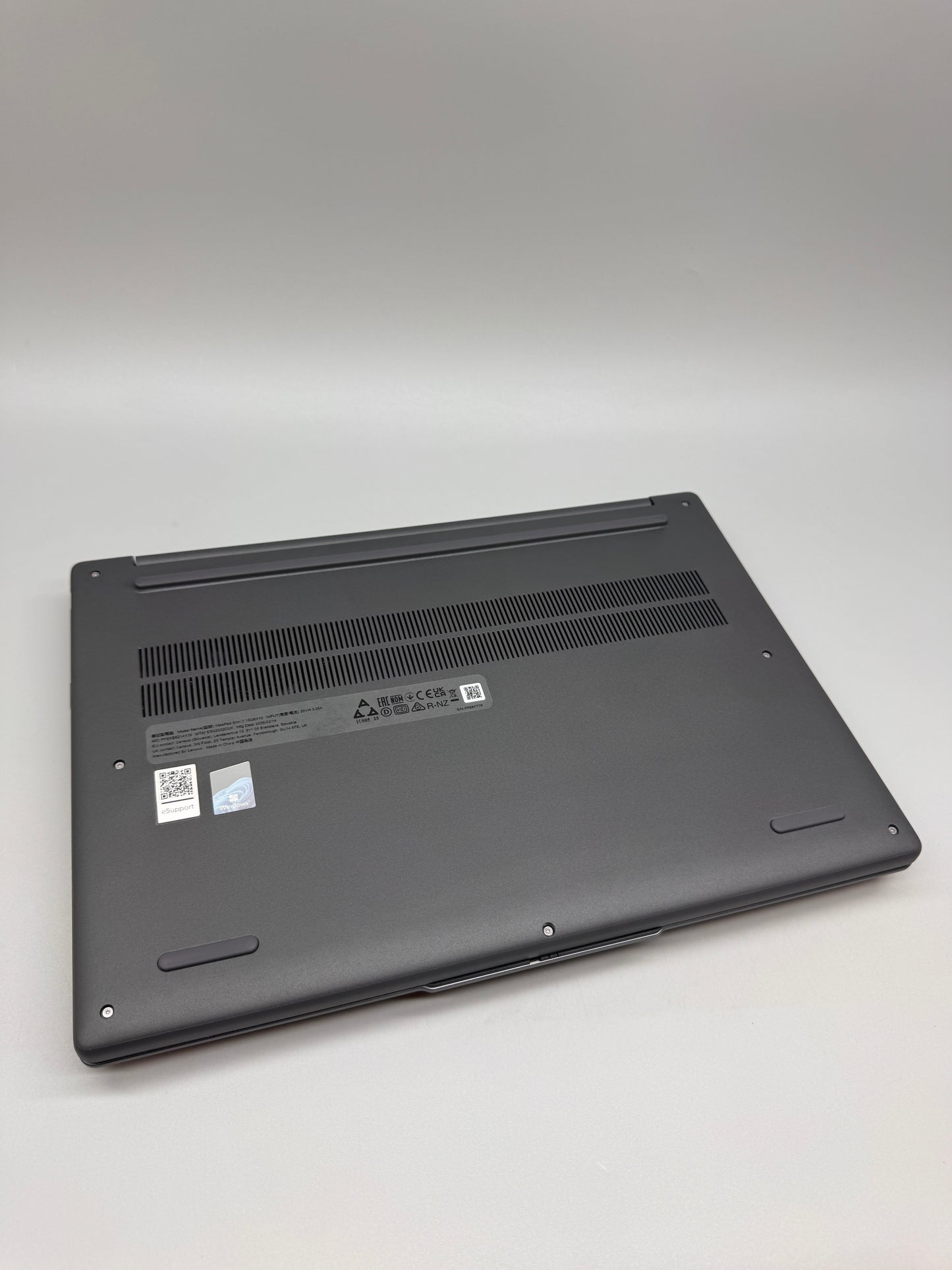 Lenovo IdeaPad Slim 3 15Q8X10 15in Copilot+ PC Laptop Qualcomm Snapdragon X1-26-100 16GB RAM 1TB SSD Windows 11 Home IPS Grey 83N3002CUK