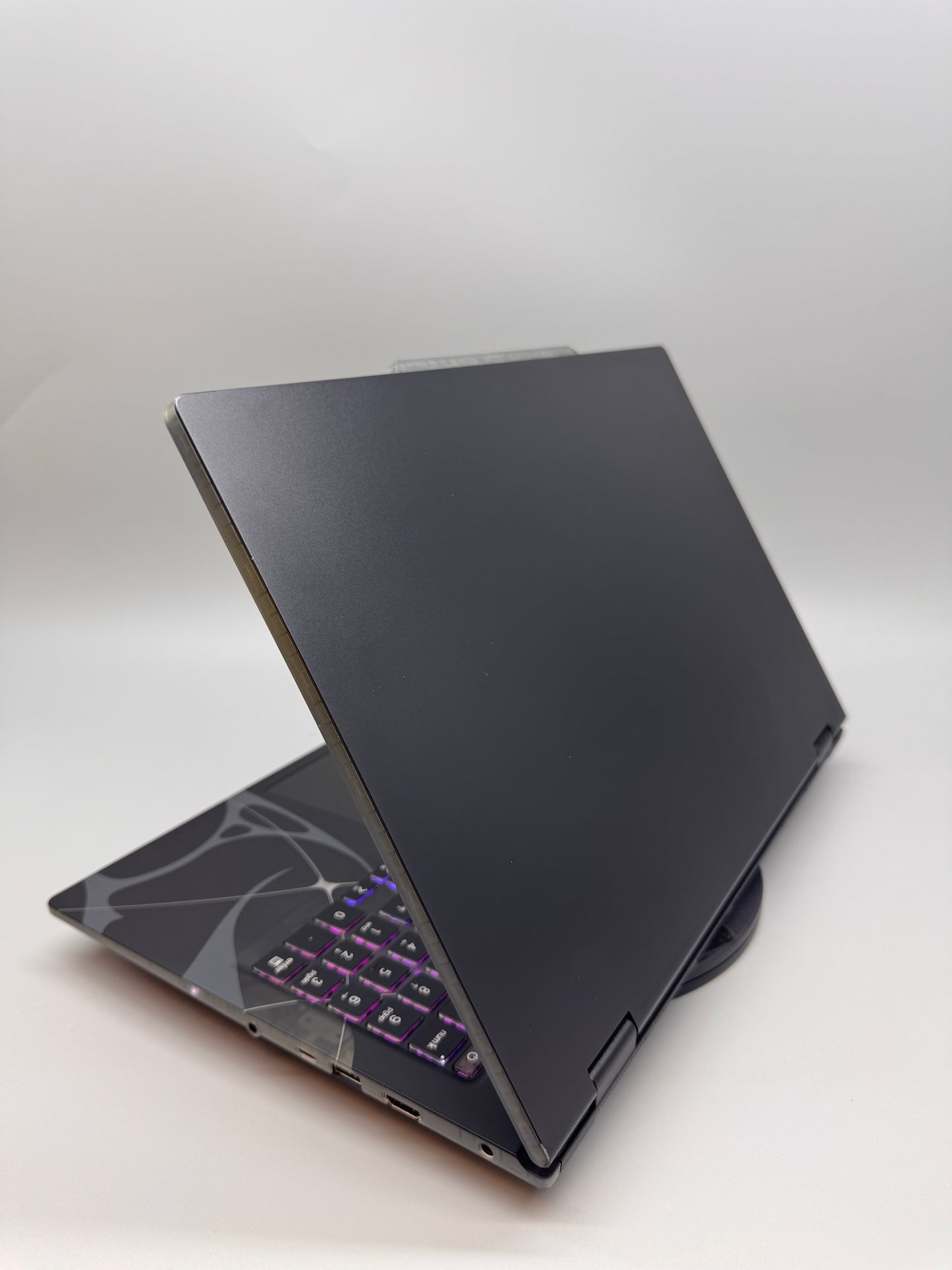 MSI Cyborg 15 inch B2RW Gaming Laptop Intel Core 7 240H NVIDIA GeForce RTX 5060 16GB RAM 1TB SSD IPS Windows 11 Home 144Hz Black 9S7-15Q342-020 B2RWFKG-020UK